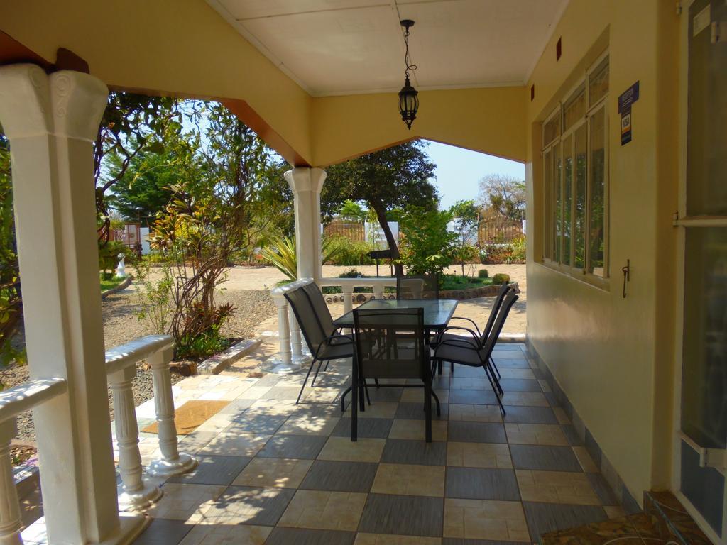 White Rose Lodge Ливингстон Экстерьер фото