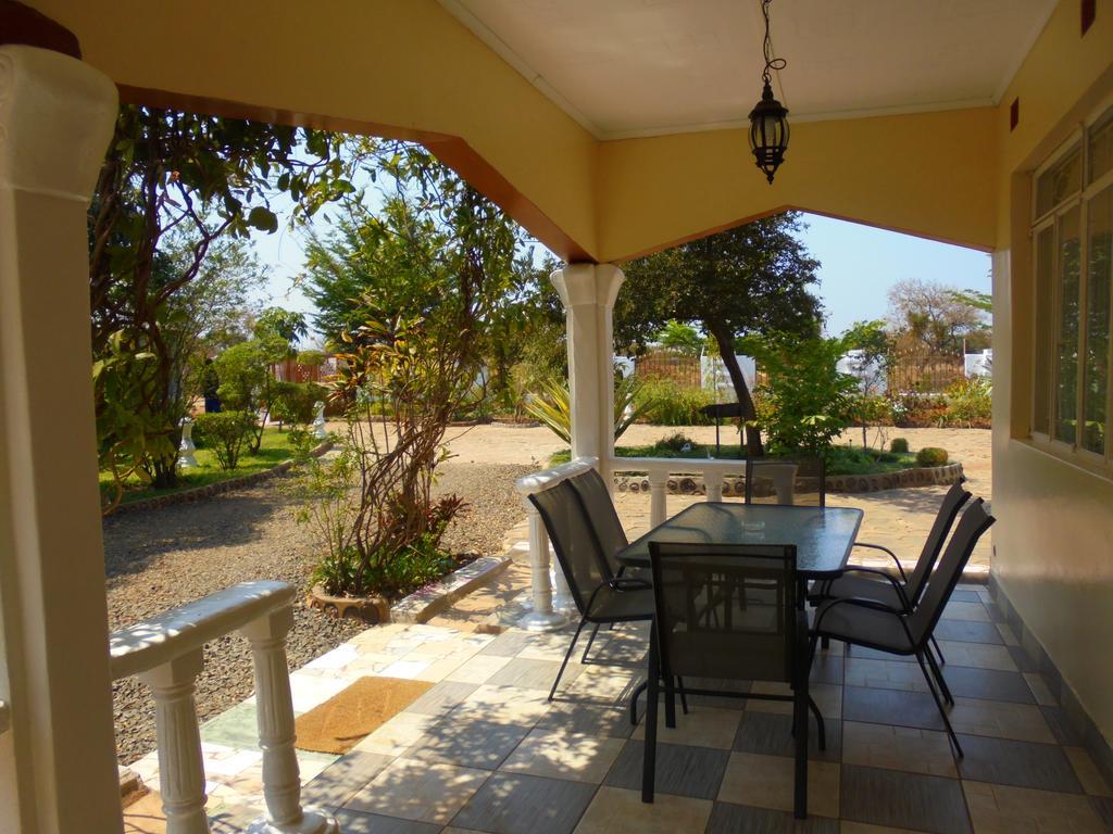 White Rose Lodge Ливингстон Экстерьер фото