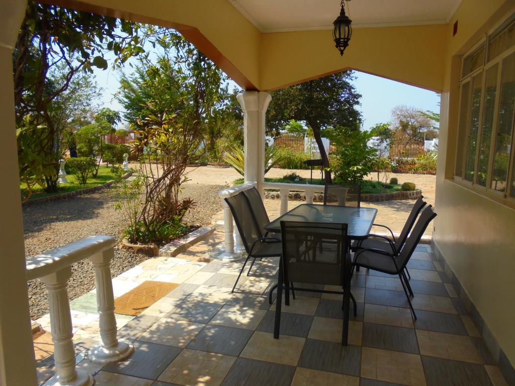 White Rose Lodge Ливингстон Экстерьер фото