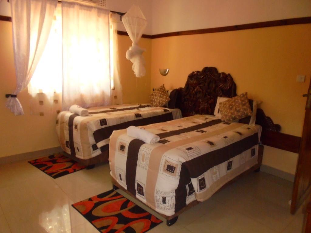 White Rose Lodge Ливингстон Экстерьер фото
